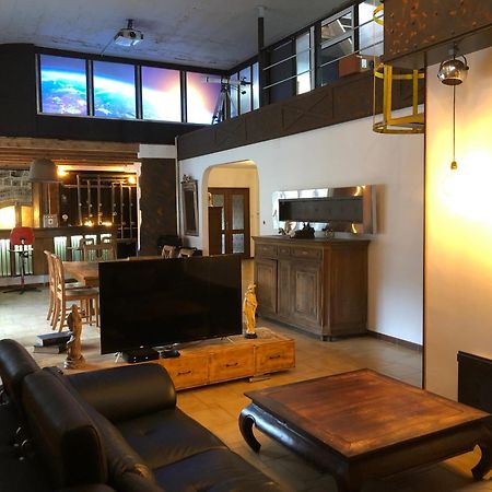 Appartement Style Loft Industrielle De 250M2 Longwy Exterior photo
