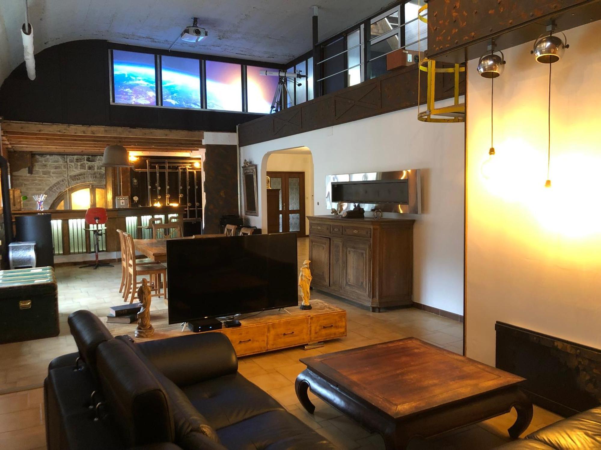Appartement Style Loft Industrielle De 250M2 Longwy Exterior photo